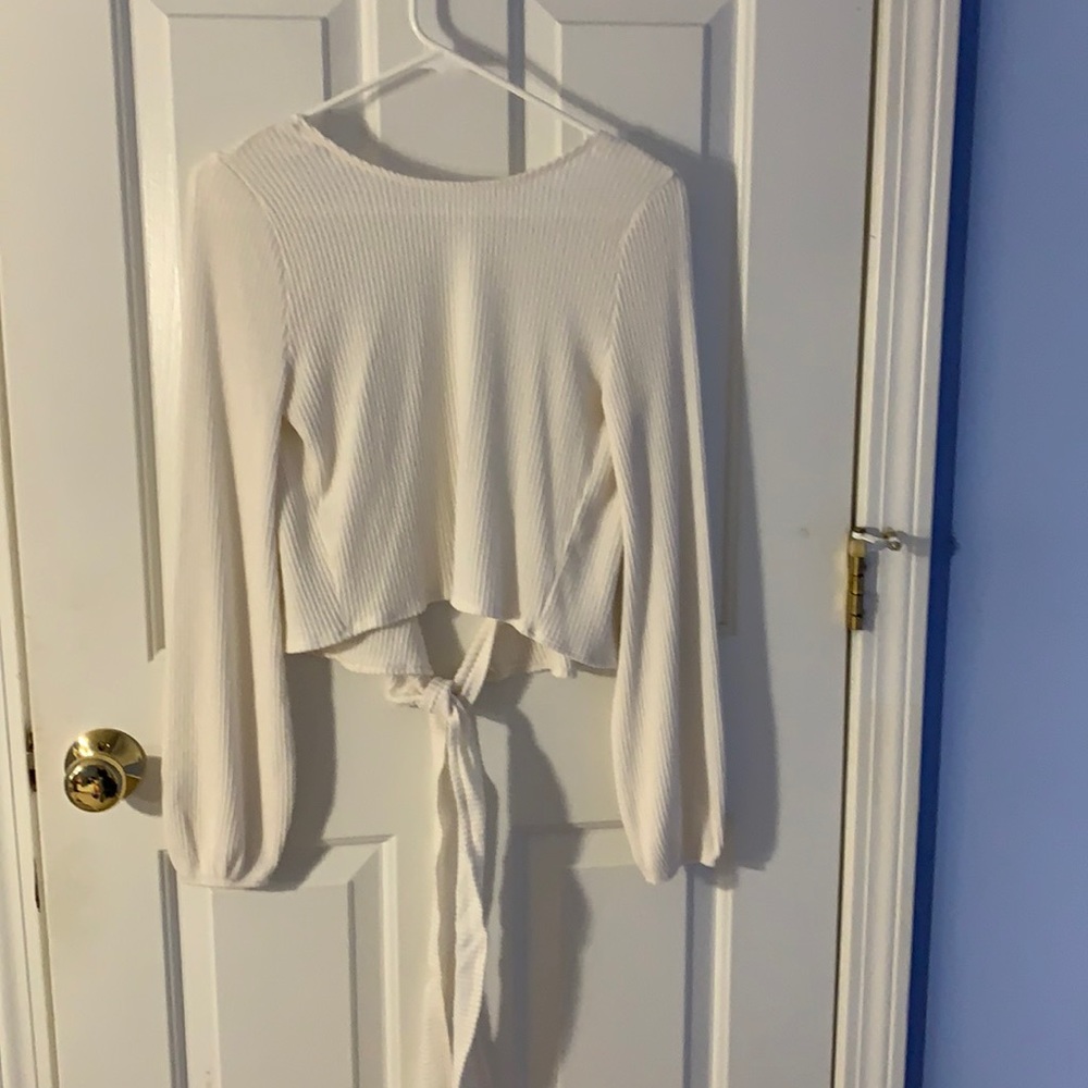 Hollister wrap around cream sweater - size S